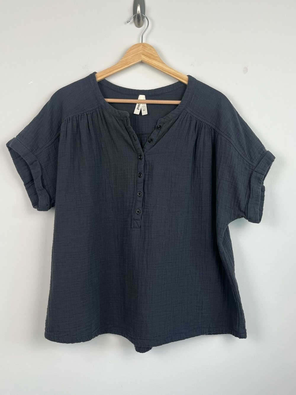 Pact 100% organic cotton charcoal gray gauze popover top, large.